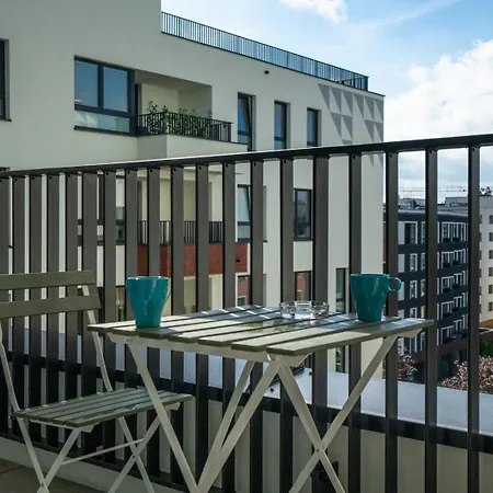 Praga - Workspace, Balcony And Parking By Rentujemy Apartamento *