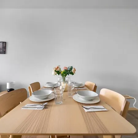 Praga - Workspace, Balcony And Parking By Rentujemy Apartamento