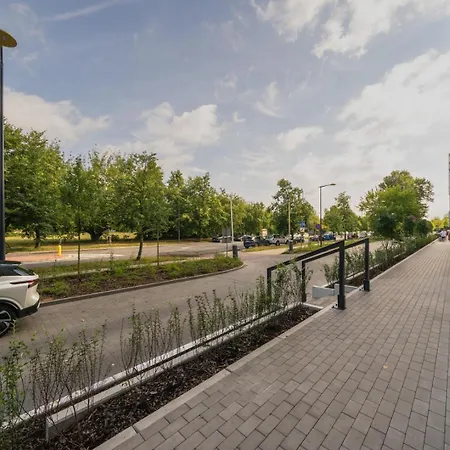 Praga - Workspace, Balcony And Parking By Rentujemy