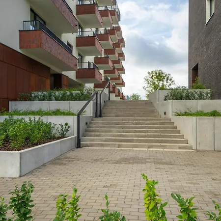 Praga - Workspace, Balcony And Parking By Rentujemy Daire Varşova