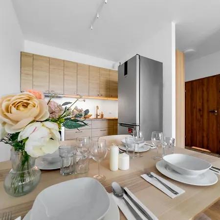 Praga - Workspace, Balcony And Parking By Rentujemy Apartment Warsaw