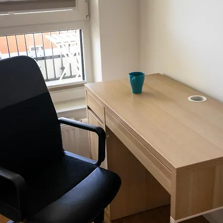 Praga - Workspace, Balcony And Parking By Rentujemy Daire