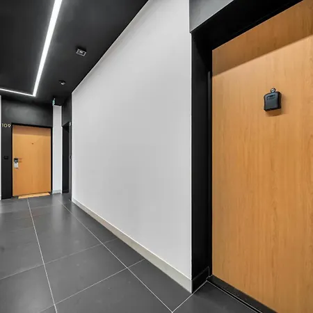 Apartment Praga - Workspace, Balcony And Parking By Rentujemy *