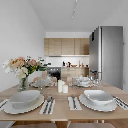 Apartment Praga - Workspace, Balcony And Parking By Rentujemy