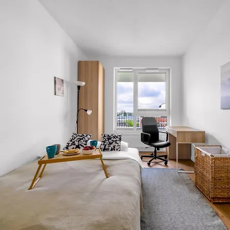 Praga - Workspace, Balcony And Parking By Rentujemy Appartement Warschau