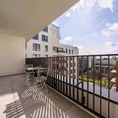 Praga - Workspace, Balcony And Parking By Rentujemy