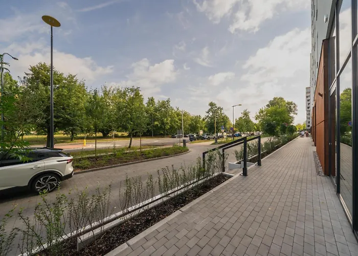 Praga - Workspace, Balcony And Parking By Rentujemy