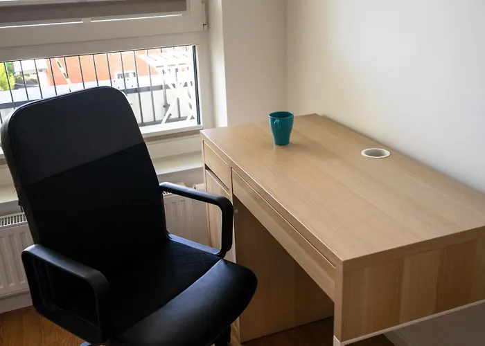 Praga - Workspace, Balcony And Parking By Rentujemy Appartement