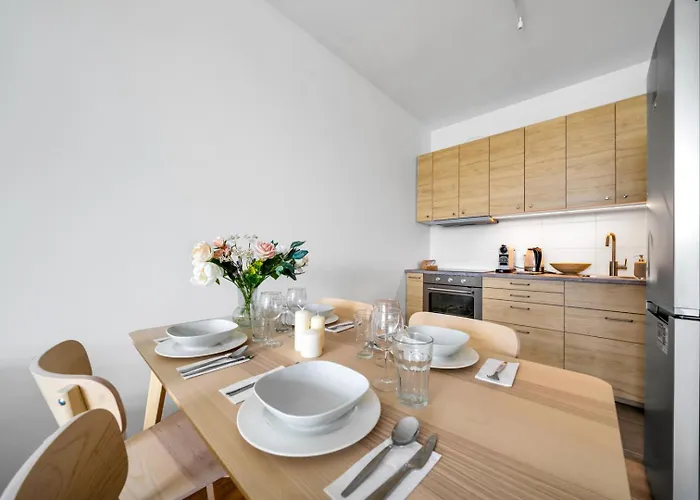 Praga - Workspace, Balcony And Parking By Rentujemy