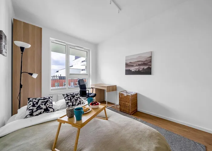 Praga - Workspace, Balcony And Parking By Rentujemy Appartement