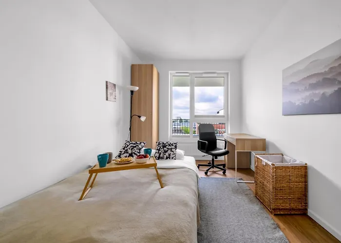 Praga - Workspace, Balcony And Parking By Rentujemy Appartement Warschau